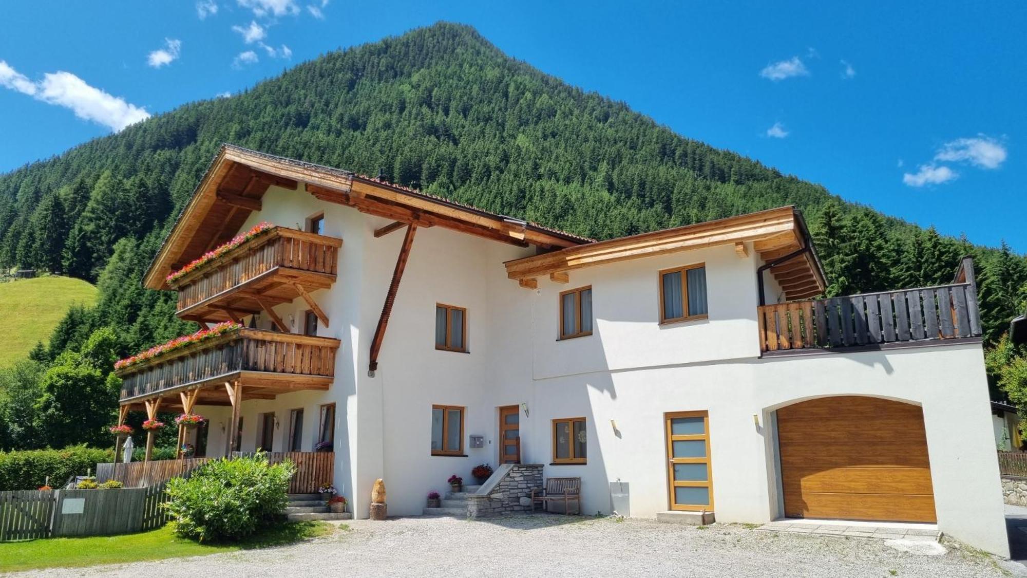 גריס אים סלריין Gaestehaus Landhaus Tyrol מראה חיצוני תמונה